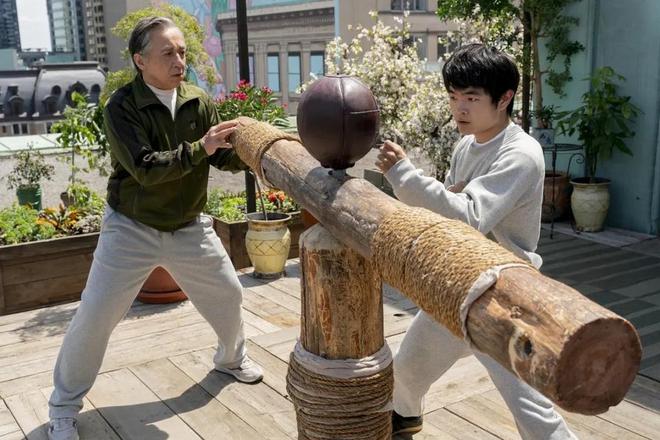 追杀外传》香港夺冠安娜把成龙打懵了九游会网站首映狂揽75万票房《疾速(图6)